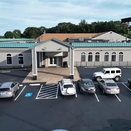 Whalers Inn And Suites